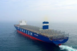 Hàn Quốc chế tạo tàu container chạy bằng LNG đầu tiên trên thế giới