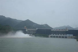 Đây là lần đầu tiên trong năm 2022, Thủy điện Sơn La phải mở cửa xả lũ. (Ảnh: Quang Quyết/TTXVN) 
