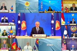 Thủ tướng Australia Scott Morrison (giữa) dự Hội nghị cấp cao ASEAN-Australia lần thứ nhất theo hình thức trực tuyến, ngày 27/10/2021. (Ảnh: AFP/TTXVN) 