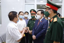 Hình ảnh Chủ tịch Quốc hội thăm, làm việc tại Học viện Quân y