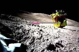 Cơ quan Thám hiểm Hàng không Vũ trụ Nhật Bản (JAXA) công bố những hình ảnh đầu tiên của sứ mệnh Tàu đổ bộ thông minh khảo sát Mặt Trăng (SLIM), ngày 25/1/2024. (Ảnh: AFP/TTXVN)