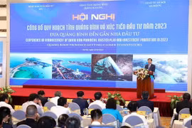 Phó Thủ tướng Lê Minh Khái phát biểu chỉ đạo tại hội nghị. (Ảnh: An Đăng/TTXVN)
