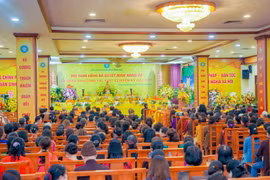 Quang cảnh hội nghị công bố quyết định nhân sự Ban Thông tin Truyền thông Trung ương Giáo hội Phật giáo Việt Nam và triển khai công tác phận sự nhiệm kỳ 2022-2027. (Nguồn: Báo Đại biểu Nhân dân)