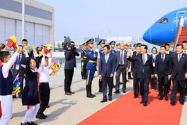 [Photo] Lễ đón Chủ tịch nước Võ Văn Thưởng tại Sân bay Bắc Kinh