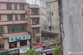 Hiện trường tòa nhà 6 tầng bị sập tại thành phố Trường Sa, tỉnh Hồ Nam, miền Trung Trung Quốc ngày 29/4/2022. (Ảnh: Weibo/TTXVN) 