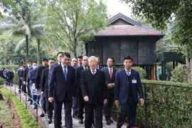 Hình ảnh Tổng Bí thư, Chủ tịch nước dâng hương tưởng niệm Bác Hồ