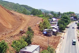 Công trường dự án cấp bách xử lý tạm thời sạt lở đất đồi tại khu vực ấp Phú Lâm 3, xã Phú Sơn, huyện Tân Phú. (Nguồn: Báo Đồng Nai) 
