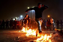 Người dân tham gia lễ hội lửa ở Iran. (Nguồn:wikipedia.org) 