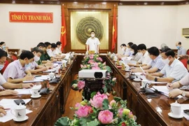 Bí thư Tỉnh ủy, Trưởng Ban Chỉ đạo phòng, chống dịch COVID-19 tỉnh Thanh Hóa Đỗ Trọng Hưng chủ trì hội nghị. (Ảnh: Hoa Mai/TTXVN) 