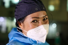 Phương Thanh là giọng hát quen thuộc tại các bệnh viện dã chiến tại Thành phố Hồ Chí Minh. (Ảnh: Ngô Trần Hải An/Vietnam+)