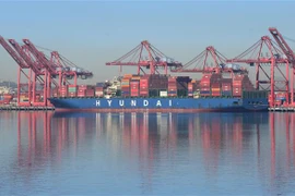 Quang cảnh cảng container Long Beach, Mỹ. (Ảnh: AFP/TTXVN) 