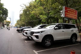 Xe đỗ trên đường Lê Lai, quận 1, Thành phố Hồ Chí Minh. (Ảnh: Hồng Đạt/TTXVN)