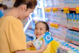 Những sản phẩm sữa của FrieslandCampina luôn đạt sự tin tưởng cao từ khách hàng nhờ chất lượng tối ưu. (Nguồn: Vietnam+) 