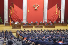 Toàn cảnh phiên họp ngày thứ 2, kỳ họp toàn thể lần thứ 5 Ủy ban Trung ương đảng Lao động Triều Tiên khóa VII tại Bình Nhưỡng ngày 29/12/2019. (Nguồn: Yonhap/TTXVN) 