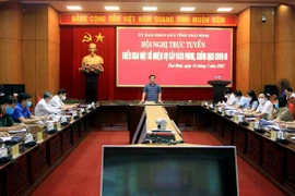 Ủy ban Nhân dân tỉnh Thái Bình tổ chức họp trực tuyến từ tỉnh đến cơ sở triển khai một số nhiệm vụ cấp bách phòng, chống dịch COVID-19 trên địa bàn. (Ảnh: Thế Duyệt/TTXVN) 