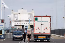 Đại sứ quán Việt Nam tại Pháp đã khẩn trương liên hệ với các cơ quan chức năng sở tại để xác minh thông tin và đề nghị hỗ trợ Đại sứ quán triển khai các biện pháp bảo hộ công dân. (Nguồn: AFP)