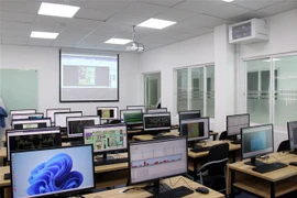 Phòng Thiết kế vi mạch (Chip Design Lab) đặt tại Trung tâm đào tạo Khu Công nghệ cao Thành phố Hồ Chí Minh. (Ảnh: Tiến Lực/TTXVN) 