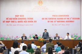Tổng Thư ký Quốc hội, Chủ nhiệm Văn phòng Quốc hội Bùi Văn Cường chủ trì cuộc họp báo. (Ảnh: Văn Điệp/TTXVN) 