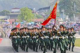 Hình ảnh hợp luyện các khối diễu binh, diễu hành tại Điện Biên