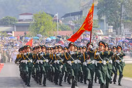 Hình ảnh hợp luyện các khối diễu binh, diễu hành tại Điện Biên