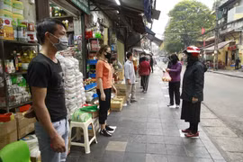 Hà Nội đẩy mạnh tuyên truyền để người dân tự giác thực hiện Chỉ thị 16