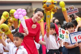 Theo báo cáo, tính đến cuối năm học 2022-2023, cả nước còn thiếu 118.253 giáo viên mầm non, phổ thông so với định mức quy định của Bộ Giáo dục và Đào tạo. (Ảnh: Thanh Tùng/TTXVN)