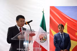 Đại sứ Việt Nam được bổ nhiệm tại Mexico Nguyễn Văn Hải phát biểu tại buổi lễ. (Ảnh: Phi Hùng/TTXVN)