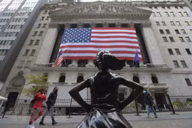 Quang cảnh bên ngoài Sàn giao dịch chứng khoán New York, Mỹ. (Ảnh: THX/TTXVN) 