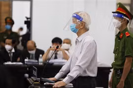 Bị cáo Nguyễn Chiến Thắng, cựu Chủ tịch Ủy ban Nhân dân tỉnh Khánh Hòa tại phiên tòa xét xử. (Ảnh: Tiên Minh/TTXVN) 