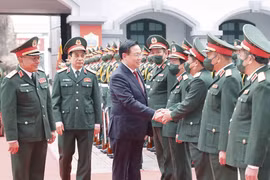 [Photo] Chủ tịch Quốc hội Vương Đình Huệ chúc Tết Tổng cục II