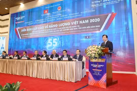 Phó Thủ tướng Chính phủ Trịnh Đình Dũng phát biểu tại diễn đàn. (Ảnh: Phương Hoa/TTXVN)