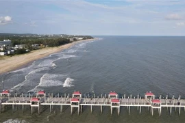 Cầu ngắm biển tại xã Phước Thuận, huyện Xuyên Mộc, Bà Rịa-Vũng Tàu. (Ảnh: Hoàng Nhị/TTXVN)