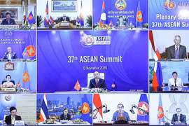 Thủ tướng Nguyễn Xuân Phúc chủ trì Phiên toàn thể Hội nghị Cấp cao ASEAN lần thứ 37 qua hình thức trực tuyến. (Ảnh: Thống Nhất/TTXVN) 
