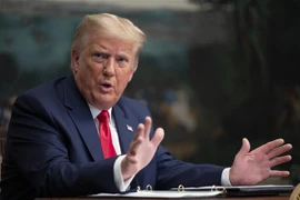 Cựu Tổng thống Mỹ Donald Trump phát biểu với báo giới tại Washington, DC. (Ảnh: AFP/TTXVN)