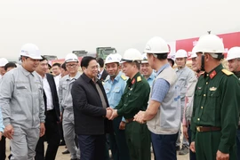 [Photo] Thủ tướng kiểm tra các dự án trọng điểm tại Điện Biên