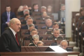Tổng thống Belarus Alexander Lukashenko tuyên bố sẽ đáp trả các nước áp đặt trừng phạt đối với Belarus. (Nguồn: AFP/TTXVN)