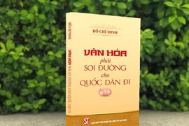 Cuốn sách gồm những bài viết, bài phát biểu, bài nói chuyện của Bác về văn hóa. (Nguồn: Nhà xuất bản Chính trị Quốc gia Sự thật)