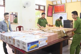 Tang vật vụ án bị thu giữ. (Ảnh: TTXVN phát)