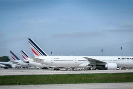 Máy bay của Air France tại sân bay Roissy-Charles de Gaulle, gần Paris, Pháp. (Ảnh: AFP/TTXVN)