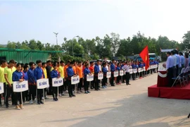 Các đoàn vận động viên tham dự giải. (Ảnh: Trần Lê Lâm/TTXVN)