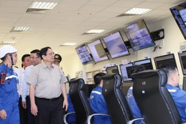 Thủ tướng Phạm Minh Chính kiểm tra công tác vận hành Nhà máy Lọc hóa dầu Nghi Sơn. (Ảnh: Dương Giang/TTXVN)