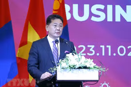 Tổng thống Mông Cổ Ukhnaagiin Khurelsukh phát biểu tại Diễn đàn. (Ảnh: An Đăng/TTXVN)