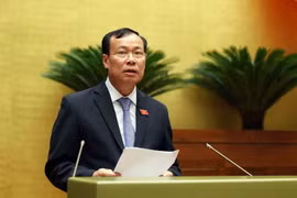 Chủ nhiệm Ủy ban Quốc phòng và An ninh của Quốc hội Lê Tấn Tới trình bày Báo cáo Thẩm tra Dự án Luật Công nghiệp Quốc phòng, An ninh và Động viên Công nghiệp. (Ảnh: An Đăng/TTXVN)
