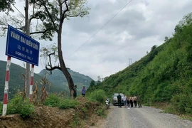 Chiến sỹ biên phòng tuần tra khu vực biên giới. (Ảnh minh họa. Nguồn: TTXVN)