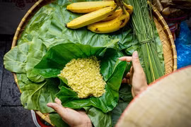 Cốm tươi làng Vòng. (Ảnh: Khánh Hòa/TTXVN)