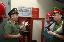 [Photo] Bộ Công an tổng kiểm tra an toàn phòng cháy, chữa cháy 
