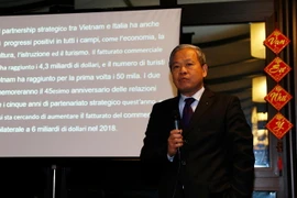 Đại sứ Cao Chính Thiện phát biểu tại buổi gặp mặt đầu Xuân. (Ảnh: Huy Thông/Vietnam+)