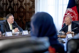 Tổng thống Afghanistan (phải) và Ngoại trưởng Mỹ Mike Pompeo (trái) trong cuộc gặp tại Kabul, Afghanistan ngày 9/7. (Nguồn: AFP/TTXVN)