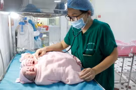 Ca phẫu thuật thành công với việc 3 bé gái chào đời. (Ảnh: Thanh Sang/TTXVN)