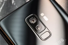 Hệ thống camera kép phía sau của Galaxy S9 Plus. (Nguồn: The Verge)